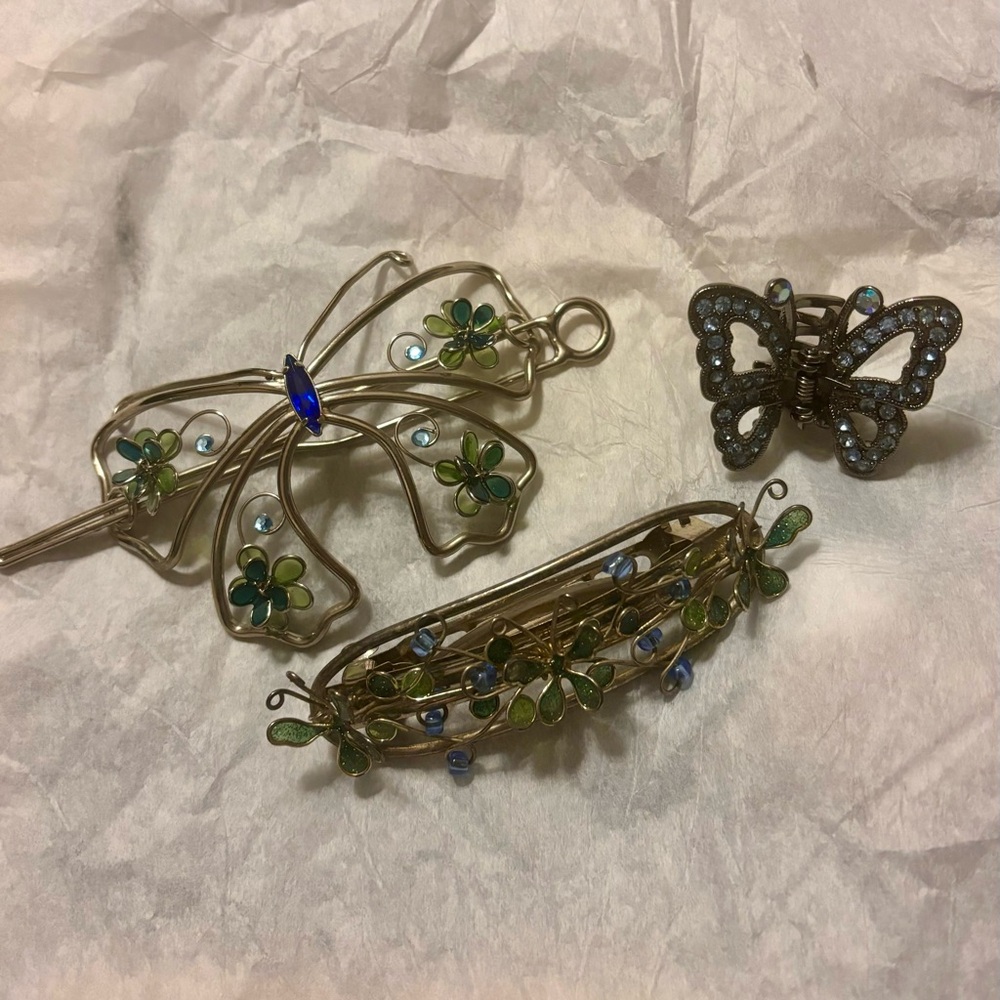 Bundle of three Y2K blue and green hair accessories.